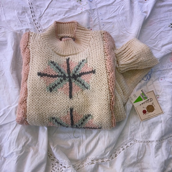 Vintage Sheridan Square hand knitted sweater cream and pink Size Small. - Picture 2 of 9